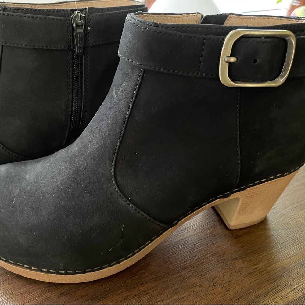Black Dansko Autumn Ankle Boots - Size 40 (9.5-10)